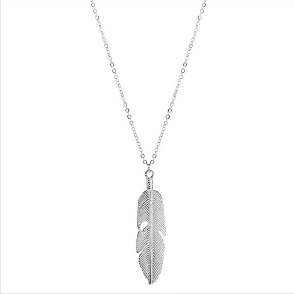 🪶 Silver Feather Pendant Necklace